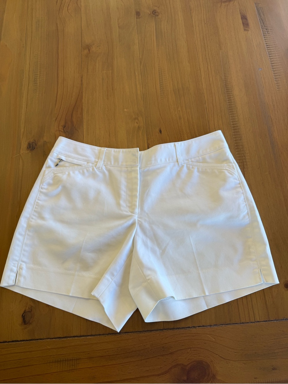 White House Black Market White Tailored Women's Shorts summer chino